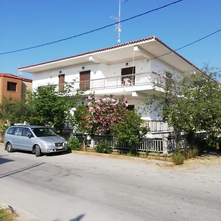 P.A.G Apartments Nea Roda Extérieur photo